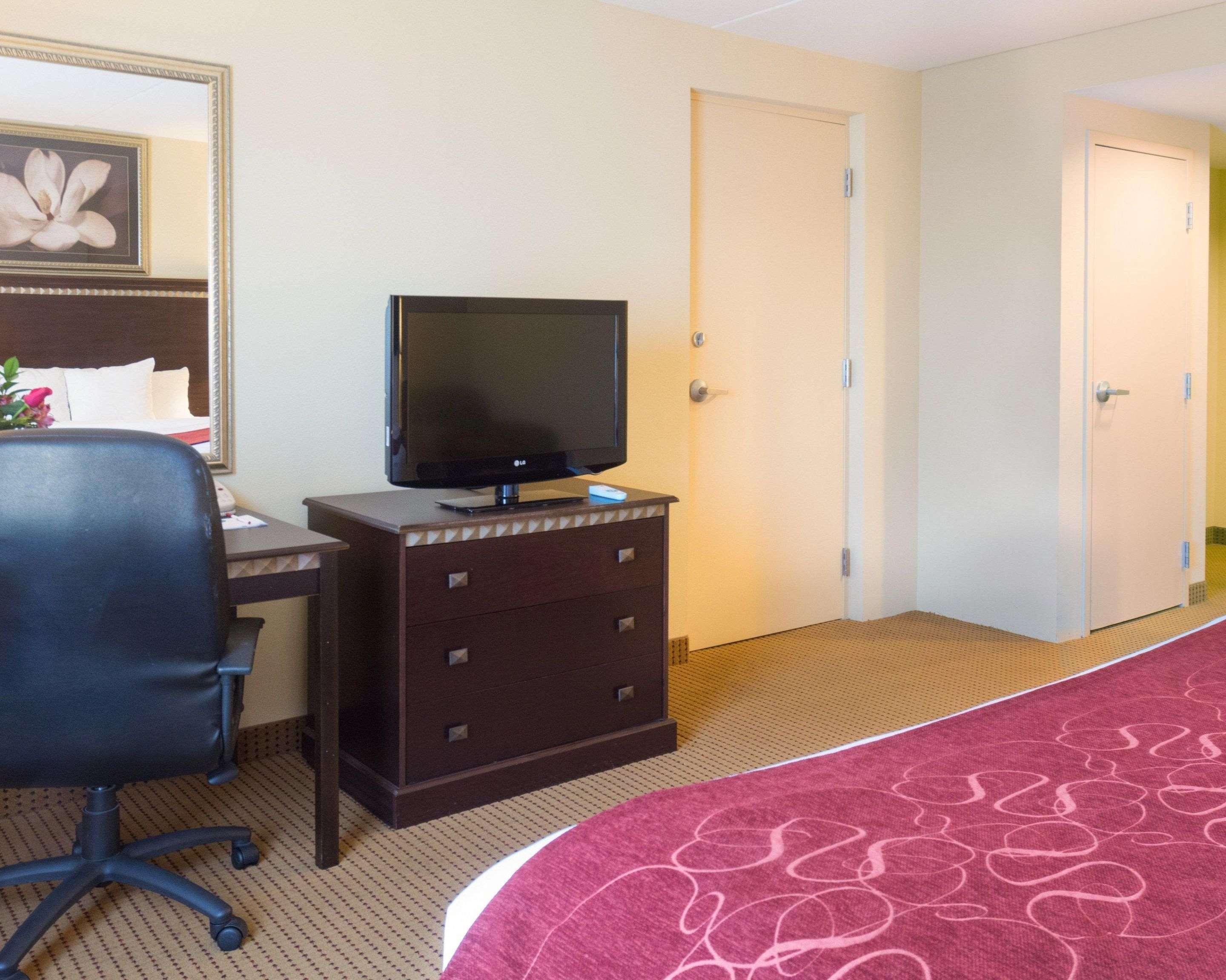 คอมฟอร์ต สวีท เฟรเดอริคส์เบิร์ก นอร์ท เฟรเดอริคสเบิร์ก Hotel เฟรเดอริกส์เบิร์ก ภายนอก รูปภาพ